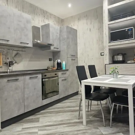 Apartment In Piazza Vittorio Veneto Con Parcheggio, Turin
