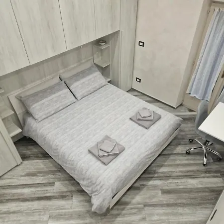 Apartamento In Piazza Vittorio Veneto Con Parcheggio, *