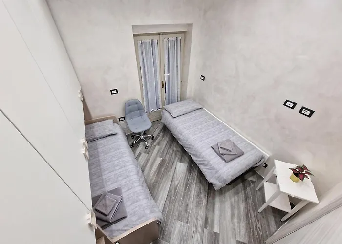 In Piazza Vittorio Veneto Con Parcheggio,