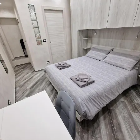 In Piazza Vittorio Veneto Con Parcheggio,