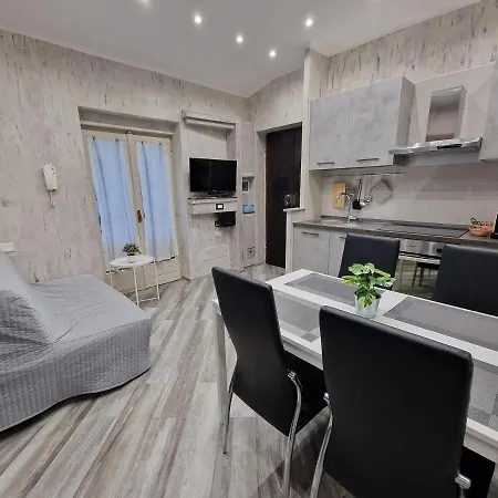 In Piazza Vittorio Veneto Con Parcheggio, Apartment