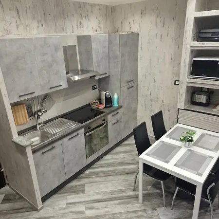 In Piazza Vittorio Veneto Con Parcheggio, *