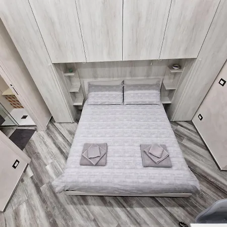 Appartement In Piazza Vittorio Veneto Con Parcheggio, *