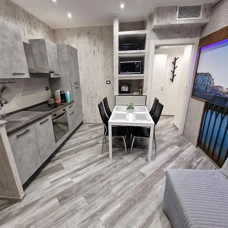 In Piazza Vittorio Veneto Con Parcheggio, Appartement *