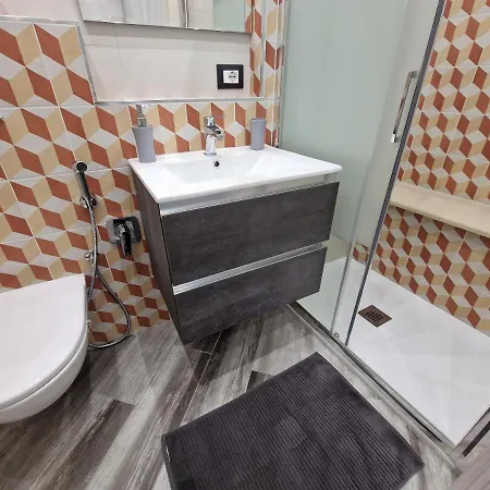 In Piazza Vittorio Veneto Con Parcheggio, *